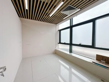 创新大厦｜118㎡精装办公室出租 · 南头
