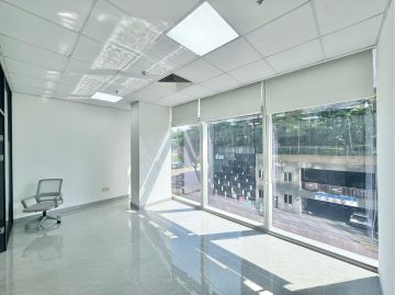 远洋滨海大厦｜85㎡豪装办公室出租 · 南油