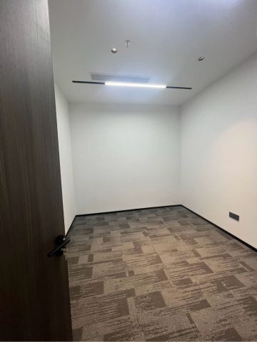 东久创新科技园｜278㎡精装办公室出租 · 南湾