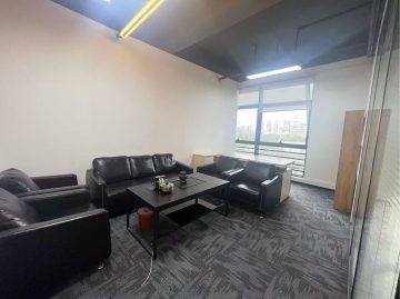 TCL国际E城168㎡在租办公室｜中层精装