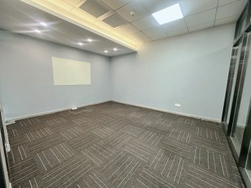 南油348㎡办公户型｜南园枫叶大厦 · 精装