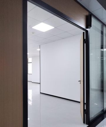 深圳蛇口办公空间｜兴华工业大厦242㎡精装户型