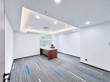 龙光世纪大厦650㎡在租办公室｜低层精装