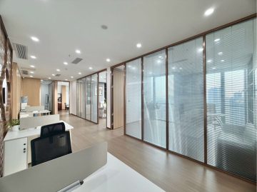 方大城318㎡在租办公室｜高层精装
