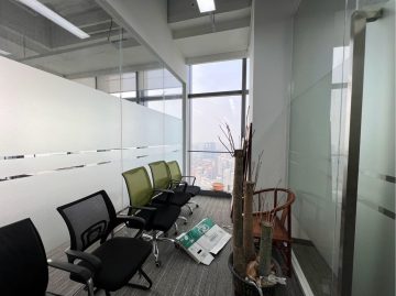 前海人寿金融中心207㎡在租办公室｜高层精装