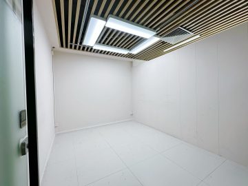 创新大厦｜118㎡精装办公室出租 · 南头