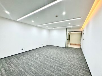 莲花123㎡办公户型｜英龙商务中心 · 精装