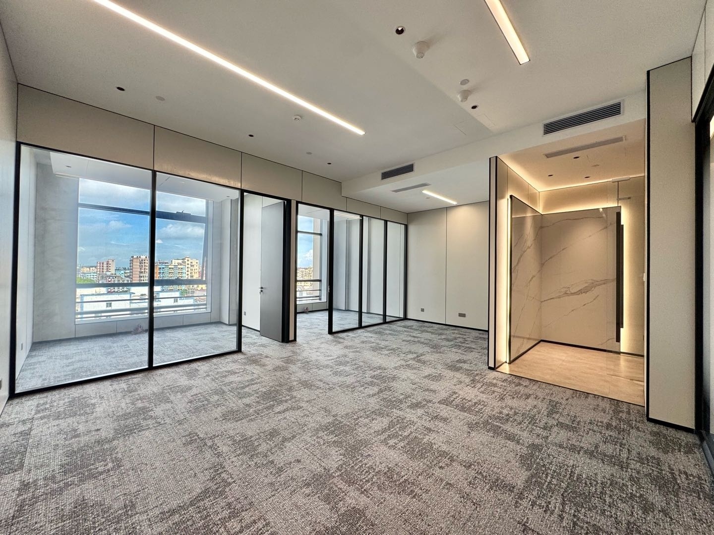 润宝大楼 · 142㎡豪装办公室实景