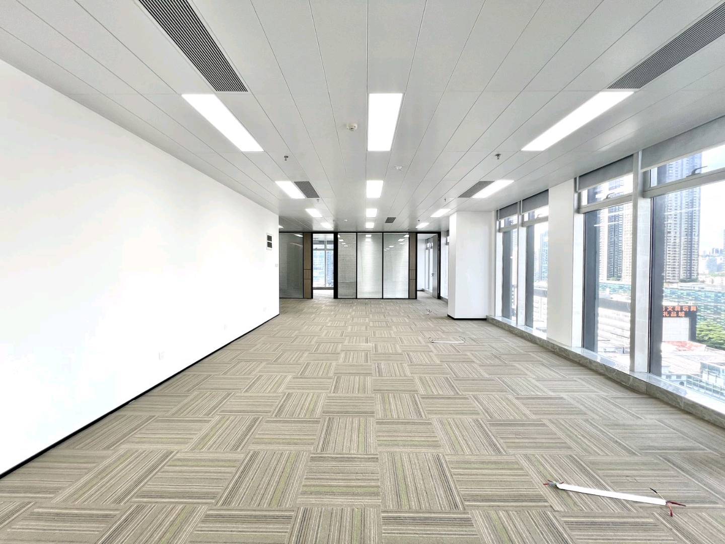 物资置地大厦 · 329㎡精装办公室实景