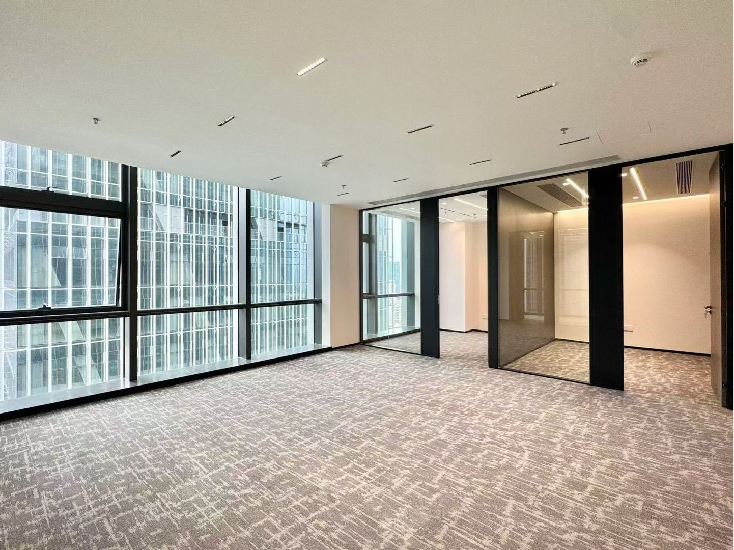 光峰科技大厦 · 235㎡精装办公室实景