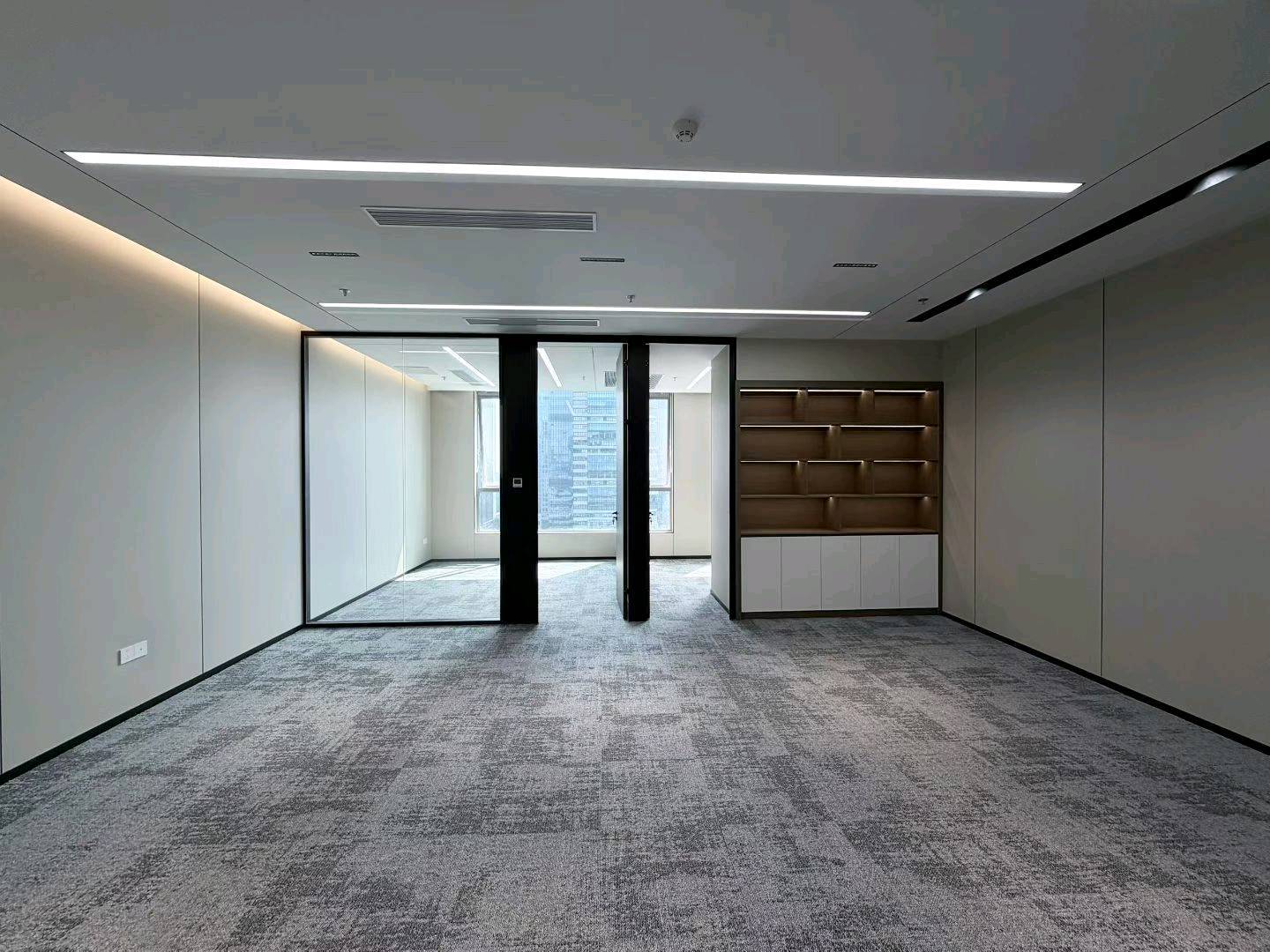 远望谷大厦 · 167㎡精装办公室实景
