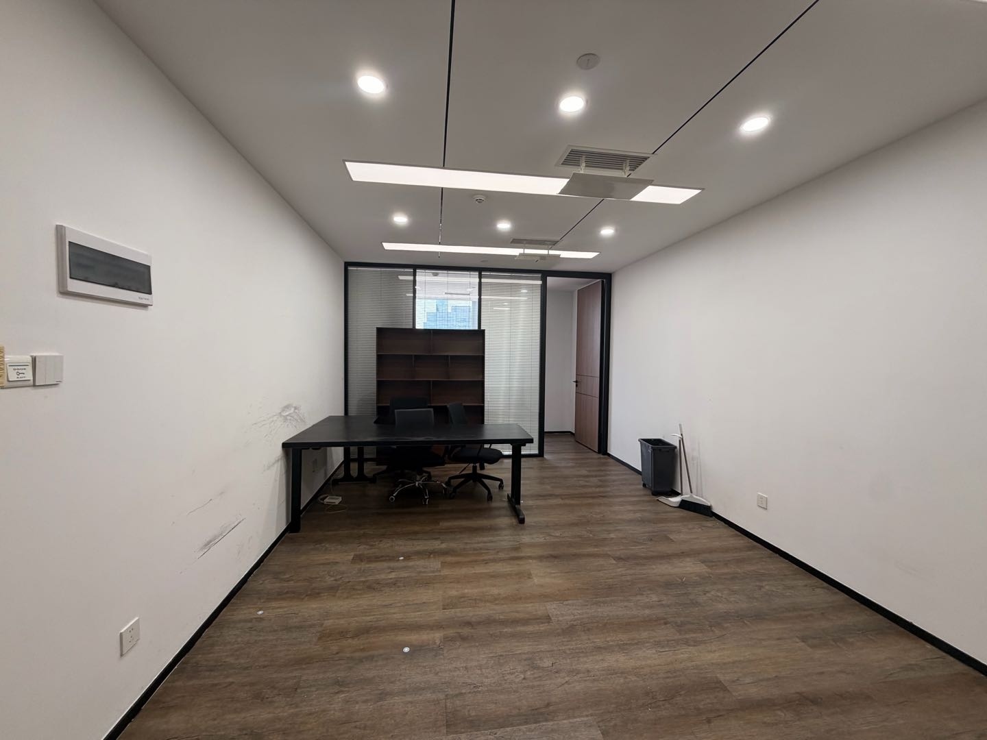 大冲商务中心 · 111㎡精装办公室实景
