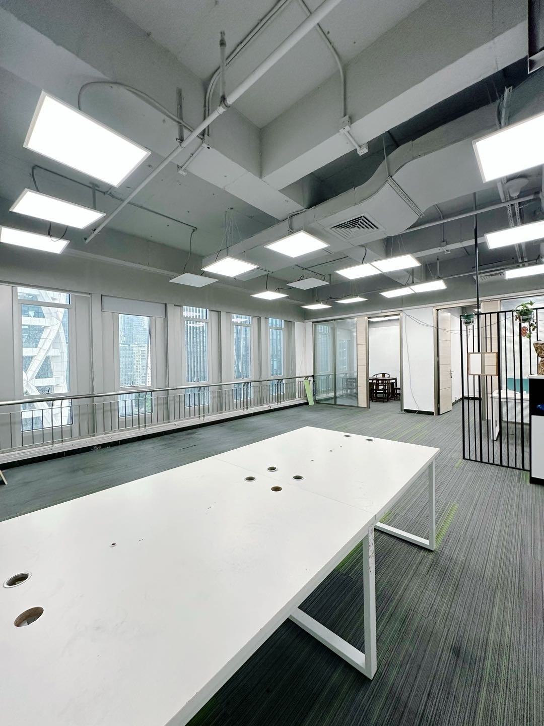 深圳市软件产业基地 · 146㎡豪装办公室实景