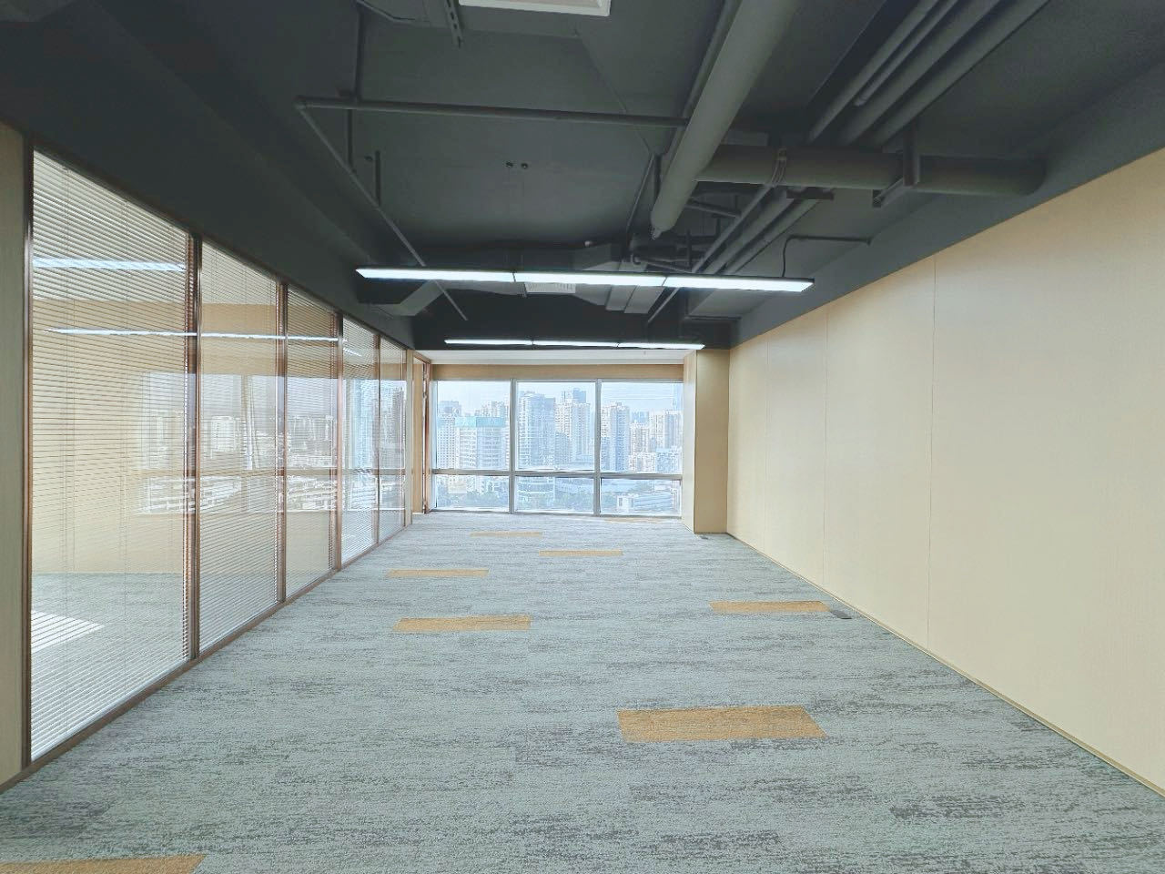 中信大厦 · 227㎡精装办公室实景