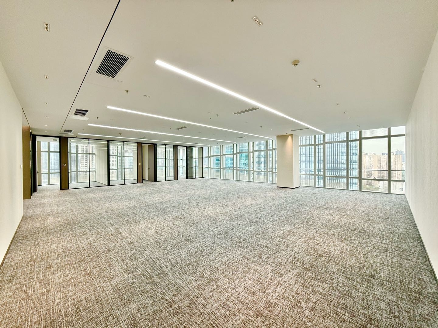 讯美科技广场 · 602㎡精装办公室实景