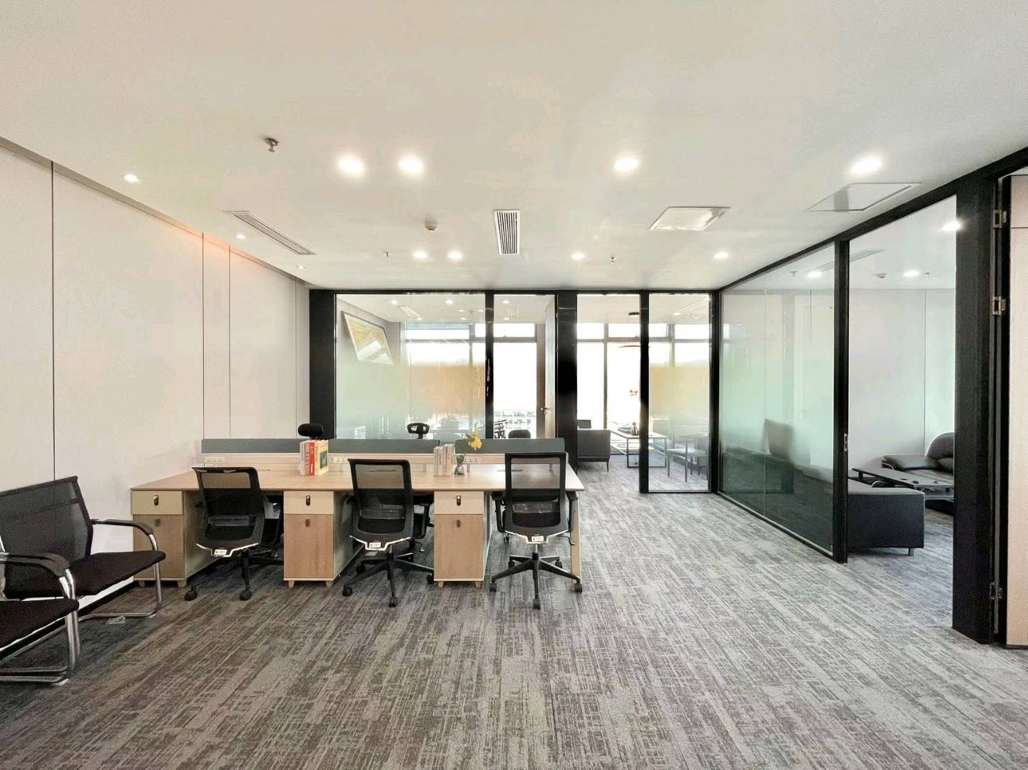 卓越世纪中心 · 319㎡精装办公室实景