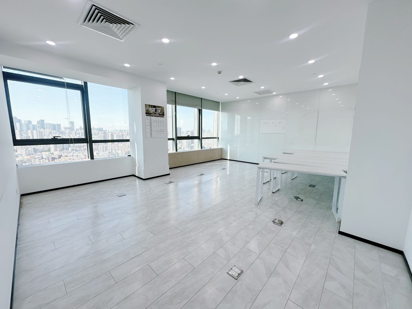 南园枫叶大厦 · 348㎡精装办公室实景