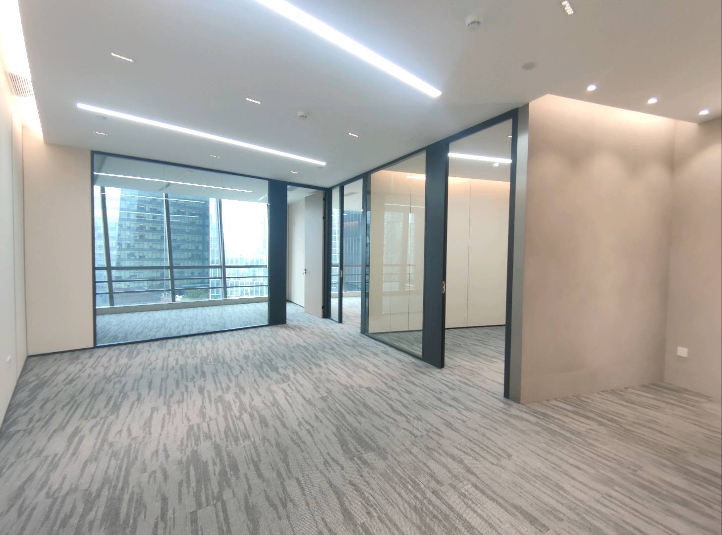 怡化金融科技大厦 · 215㎡精装办公室实景