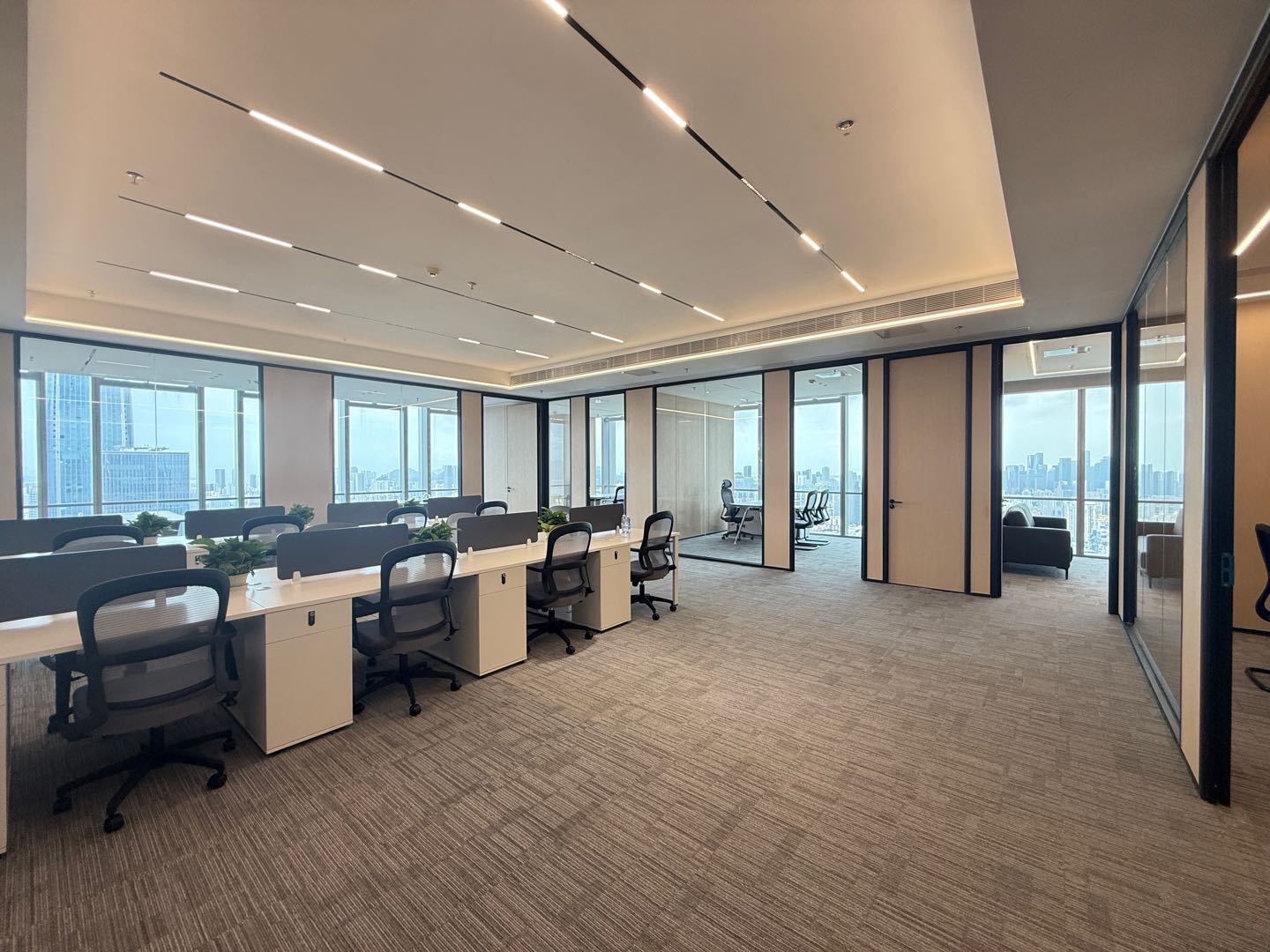 航天科技广场 · 300㎡精装办公室实景