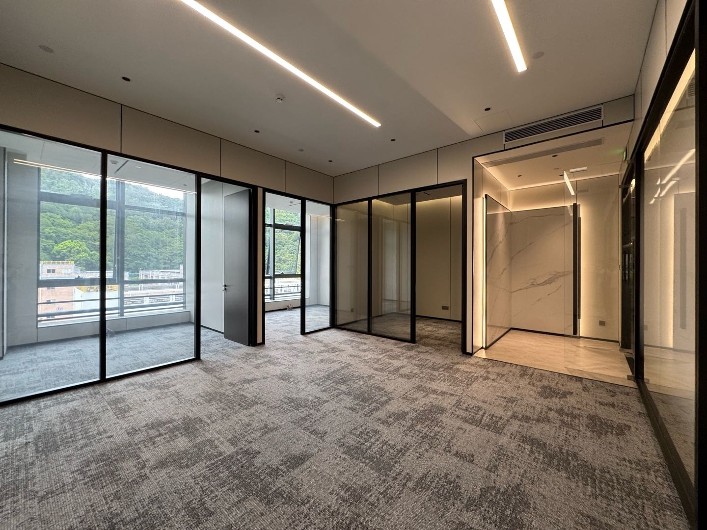 润宝大楼 · 141㎡豪装办公室实景