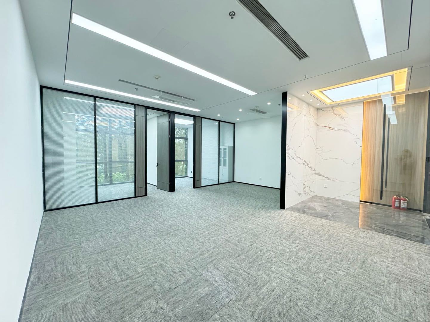 绿景美景广场 · 171㎡精装办公室实景