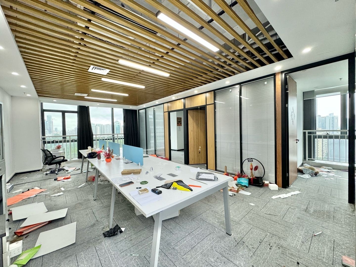 比克科技大厦 · 168㎡精装办公室实景