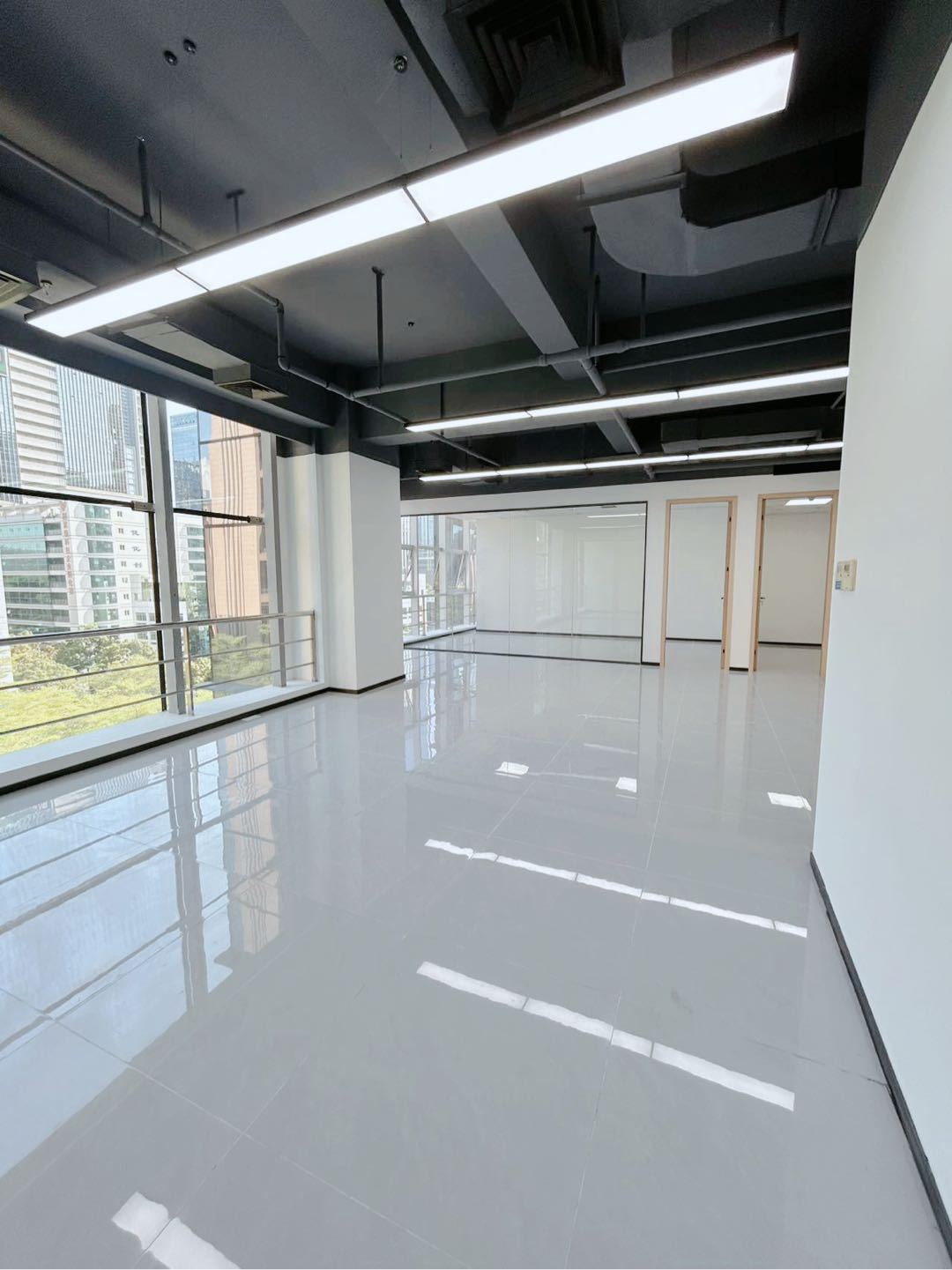 德赛科技大厦 · 178㎡精装办公室实景