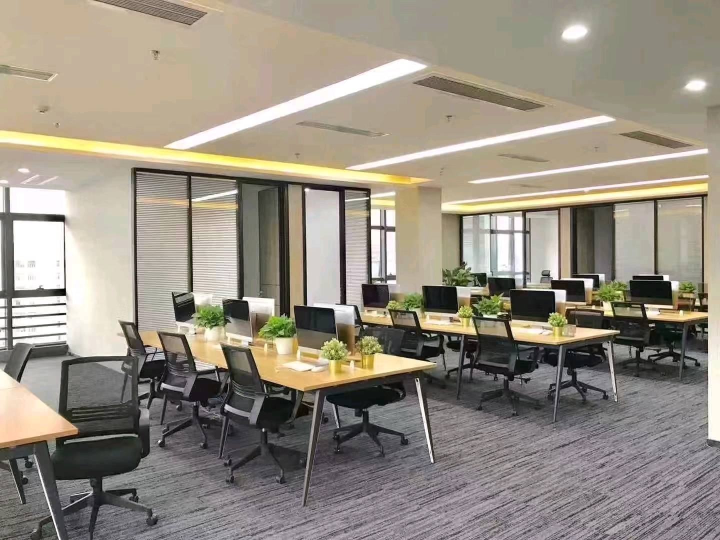 TCL国际E城 · 821㎡精装办公室实景