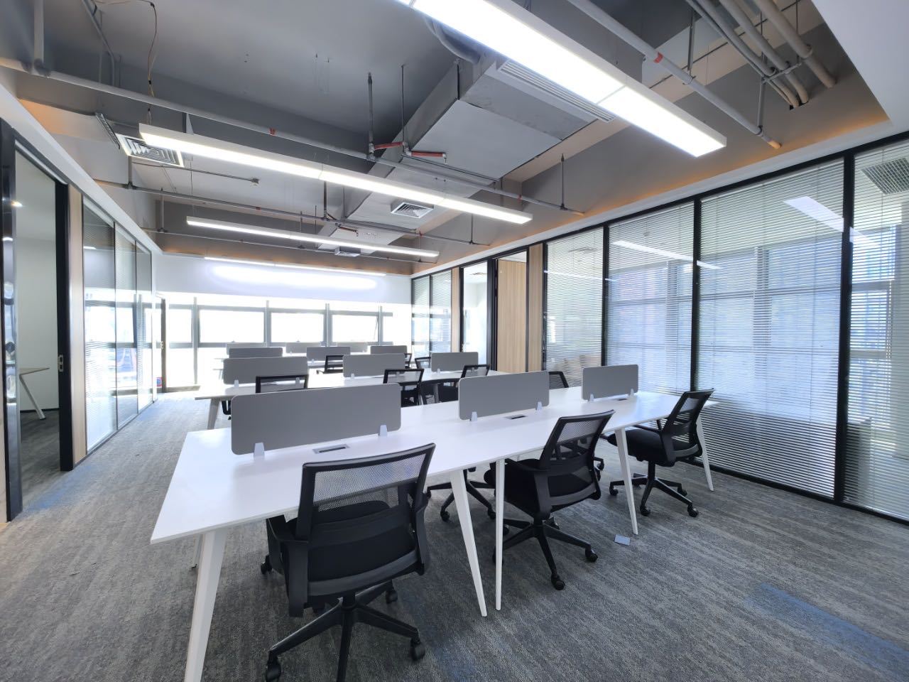 蘅芳科技大厦 · 268㎡豪装办公室实景