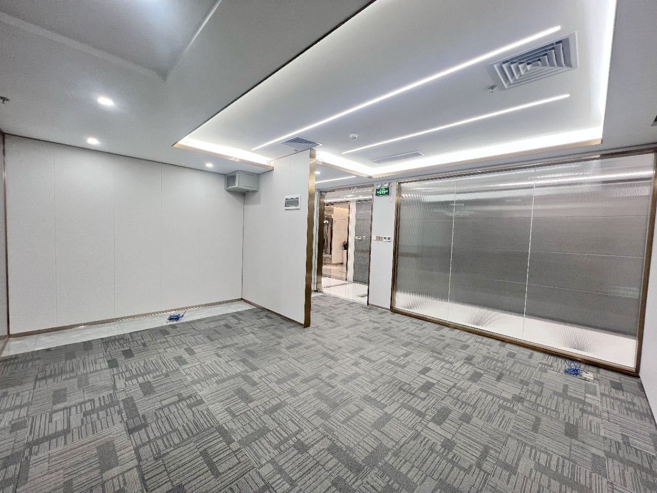 中信大厦 · 110㎡精装办公室实景