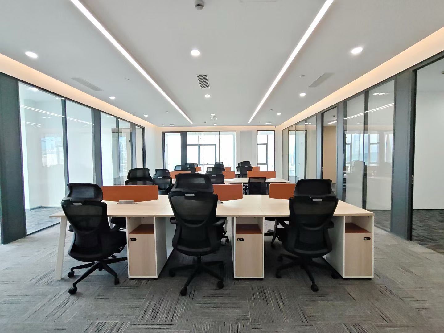 英龙商务中心 · 360㎡精装办公室实景