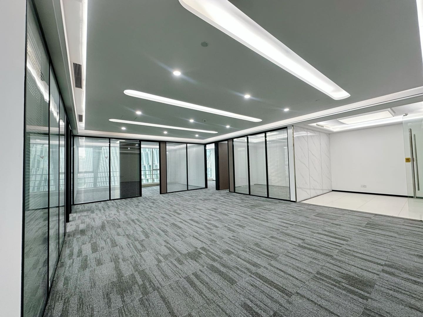 赛西科技大厦 · 235㎡精装办公室实景