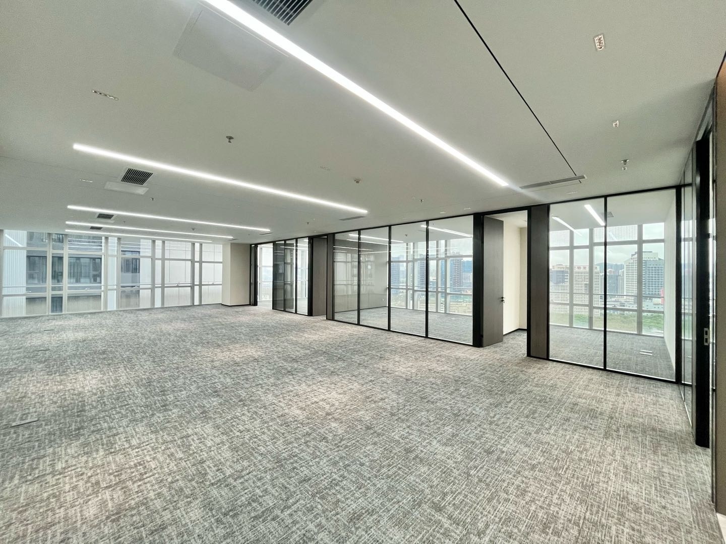 讯美科技广场 · 563㎡精装办公室实景