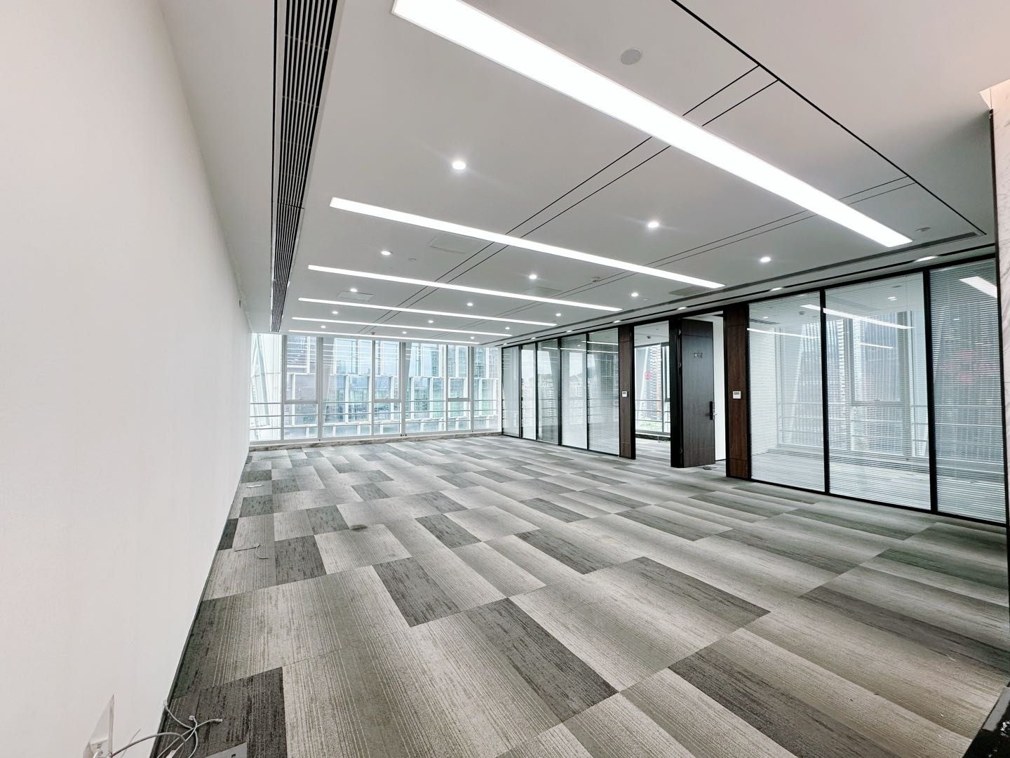 赛西科技大厦 · 227㎡精装办公室实景