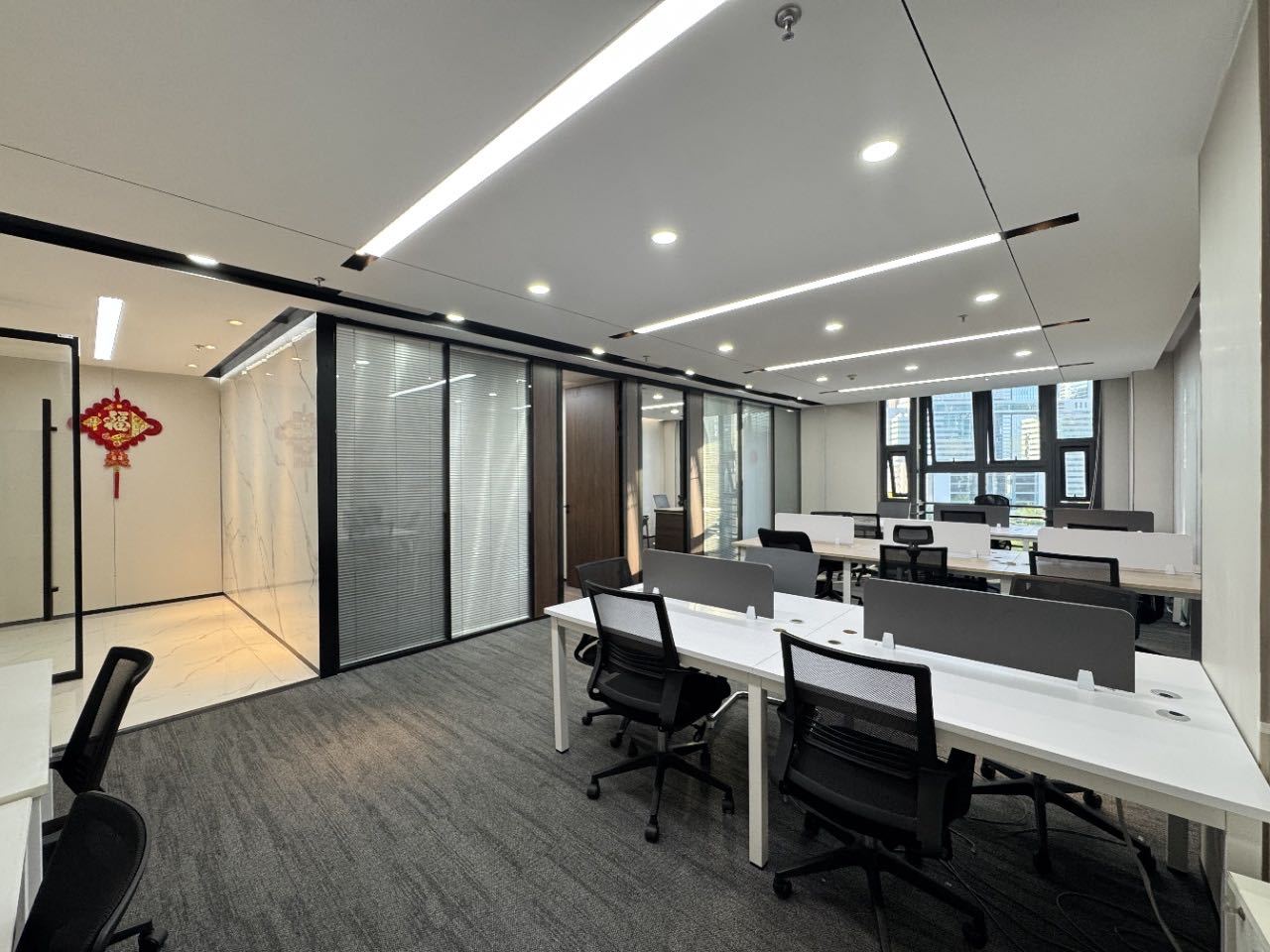 丽雅查尔顿广场 · 230㎡精装办公室实景