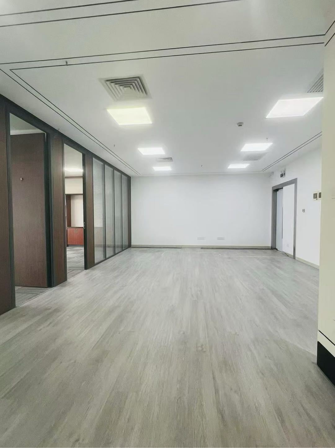 振业国际商务中心 · 138㎡精装办公室实景
