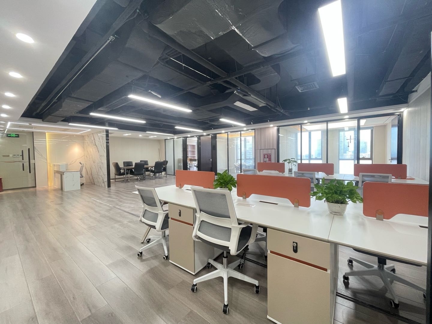 金融科技大厦 · 286㎡精装办公室实景