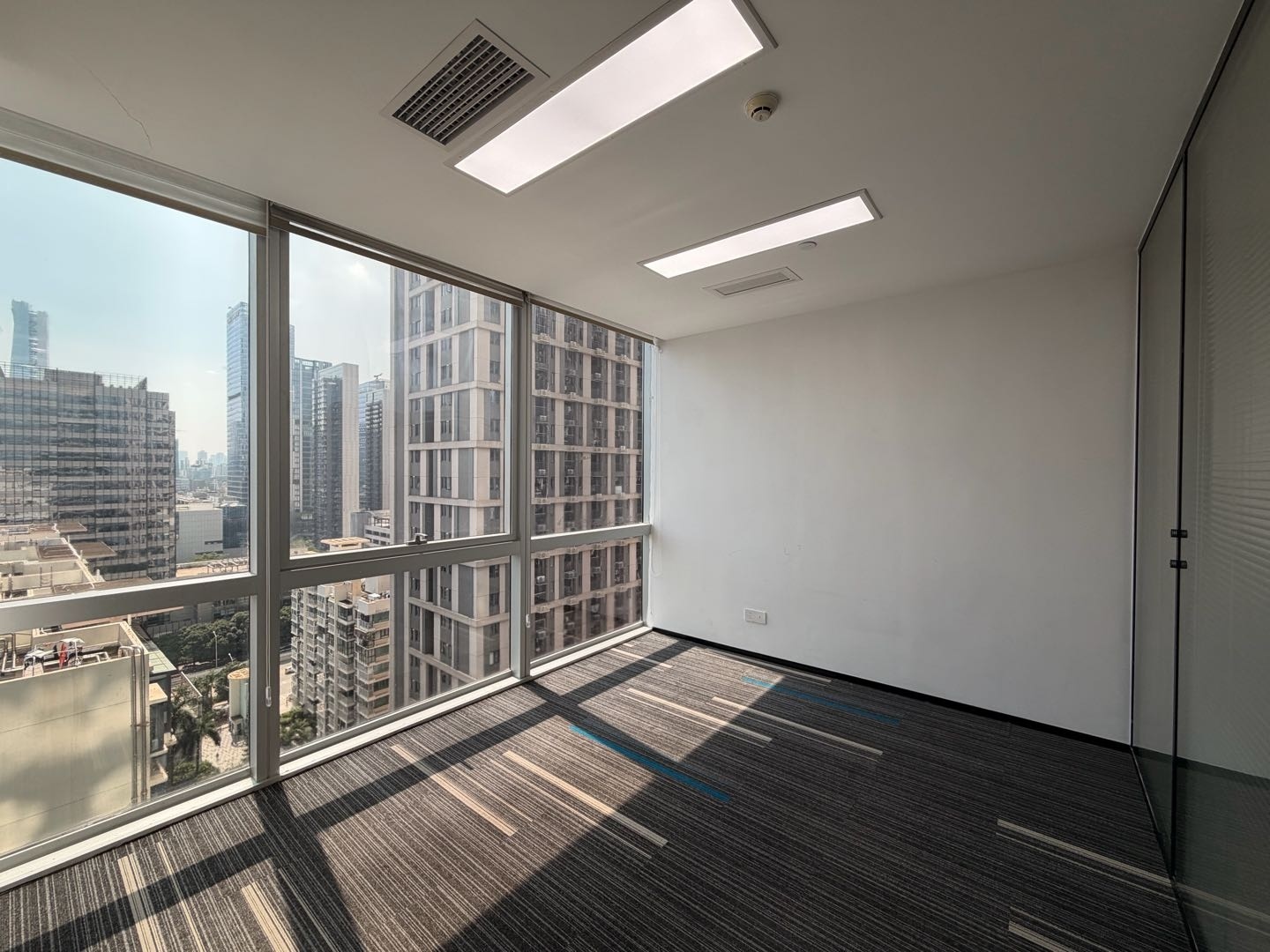 大冲商务中心 · 79㎡精装办公室实景