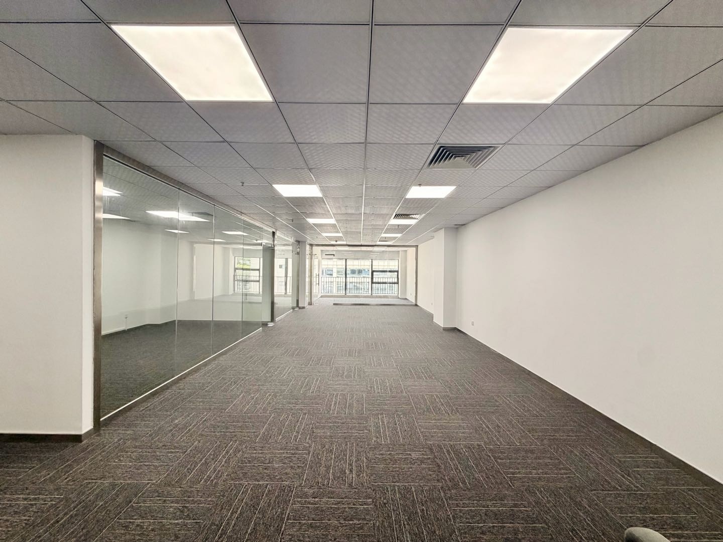 兰光科技大厦 · 216㎡精装办公室实景