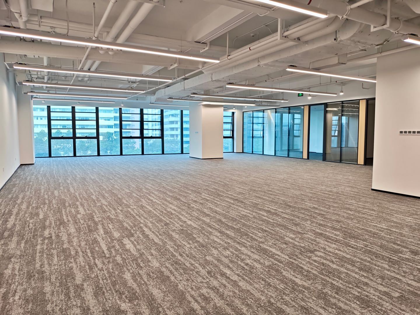 澳特科兴科学园 · 559.39㎡精装办公室实景