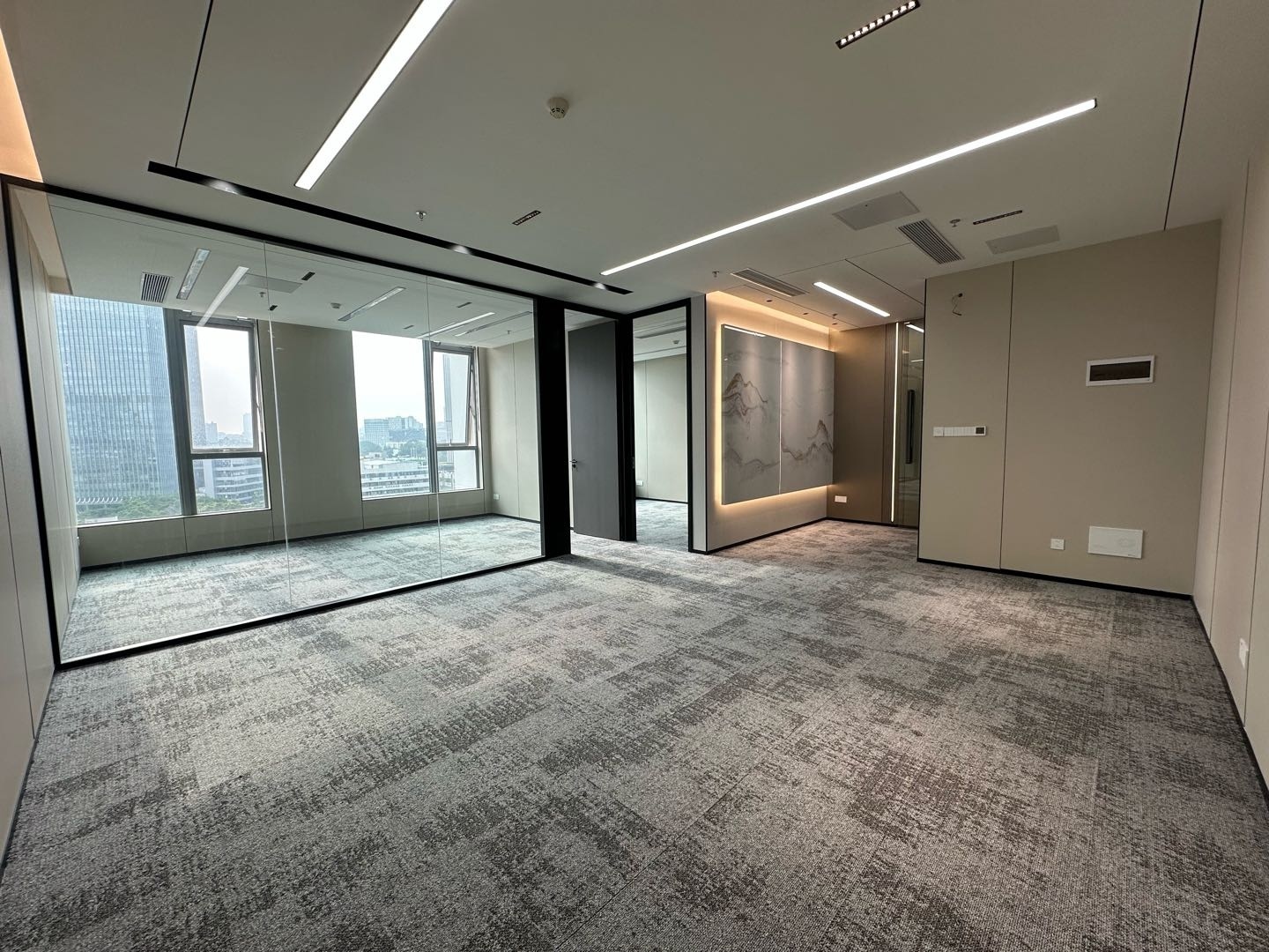 远望谷大厦 · 200㎡精装办公室实景