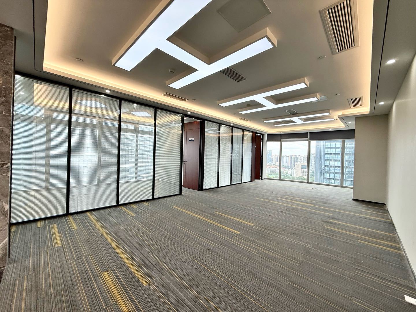 易尚中心 · 228㎡豪装办公室实景