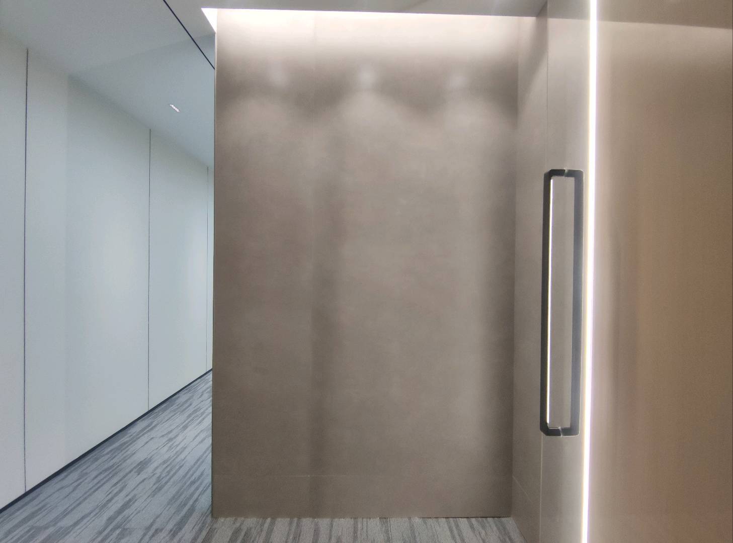 怡化金融科技大厦 · 112㎡精装办公室实景