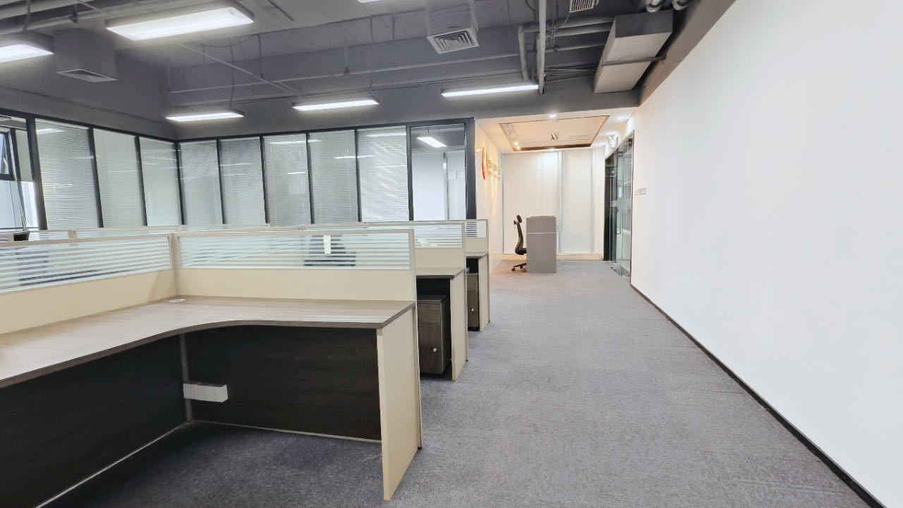康佳研发大厦 · 212.28㎡毛坯办公室实景