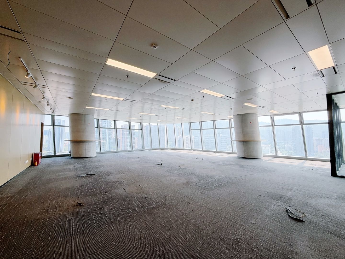 世茂前海中心（前海世茂大厦） · 615㎡精装办公室实景