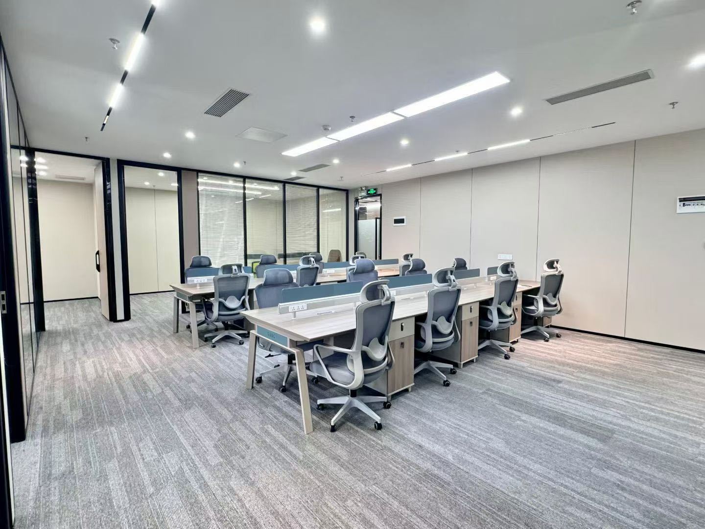 皇庭中心 · 326㎡精装办公室实景