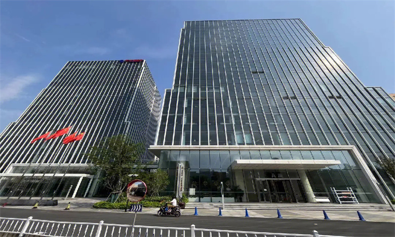 项目地址：光浩国际中心位于广东省深圳龙华梅龙大道142号