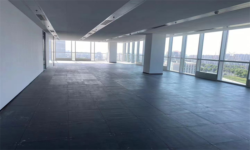 周边公交线路纵横交错
