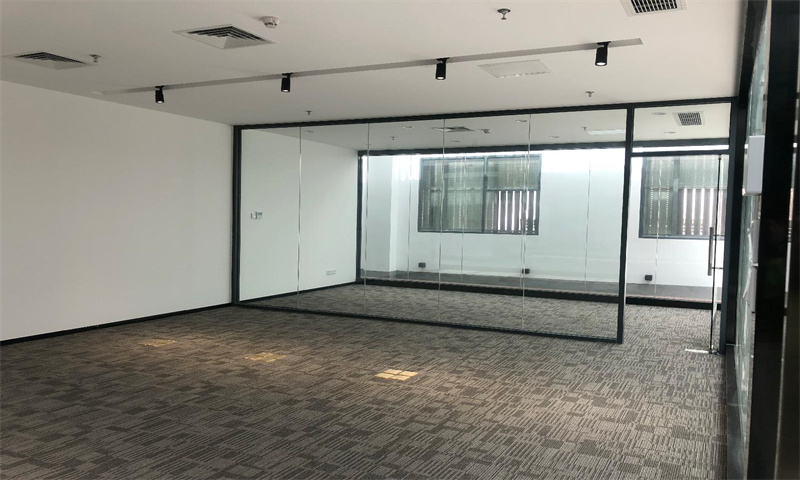 向南商业大厦1 项目地址:向南商业大厦位于广东省深圳龙华平安路
