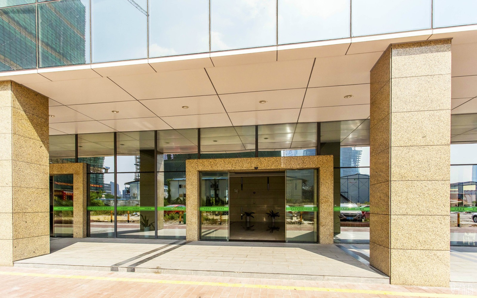 中山大学深圳产学研大楼实景图